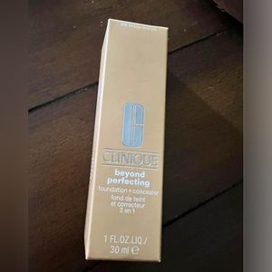 CLINIQUE behind perfecting foundation - honey wheat WIN 54